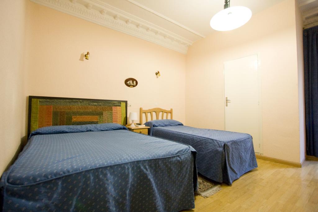 Hostal Trevinca 마드리드 외부 사진