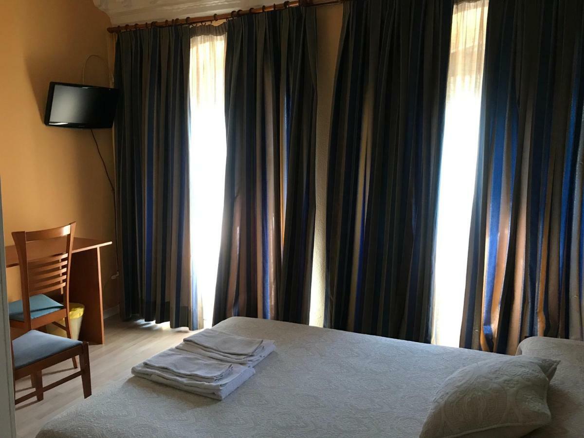 Hostal Trevinca 마드리드 외부 사진